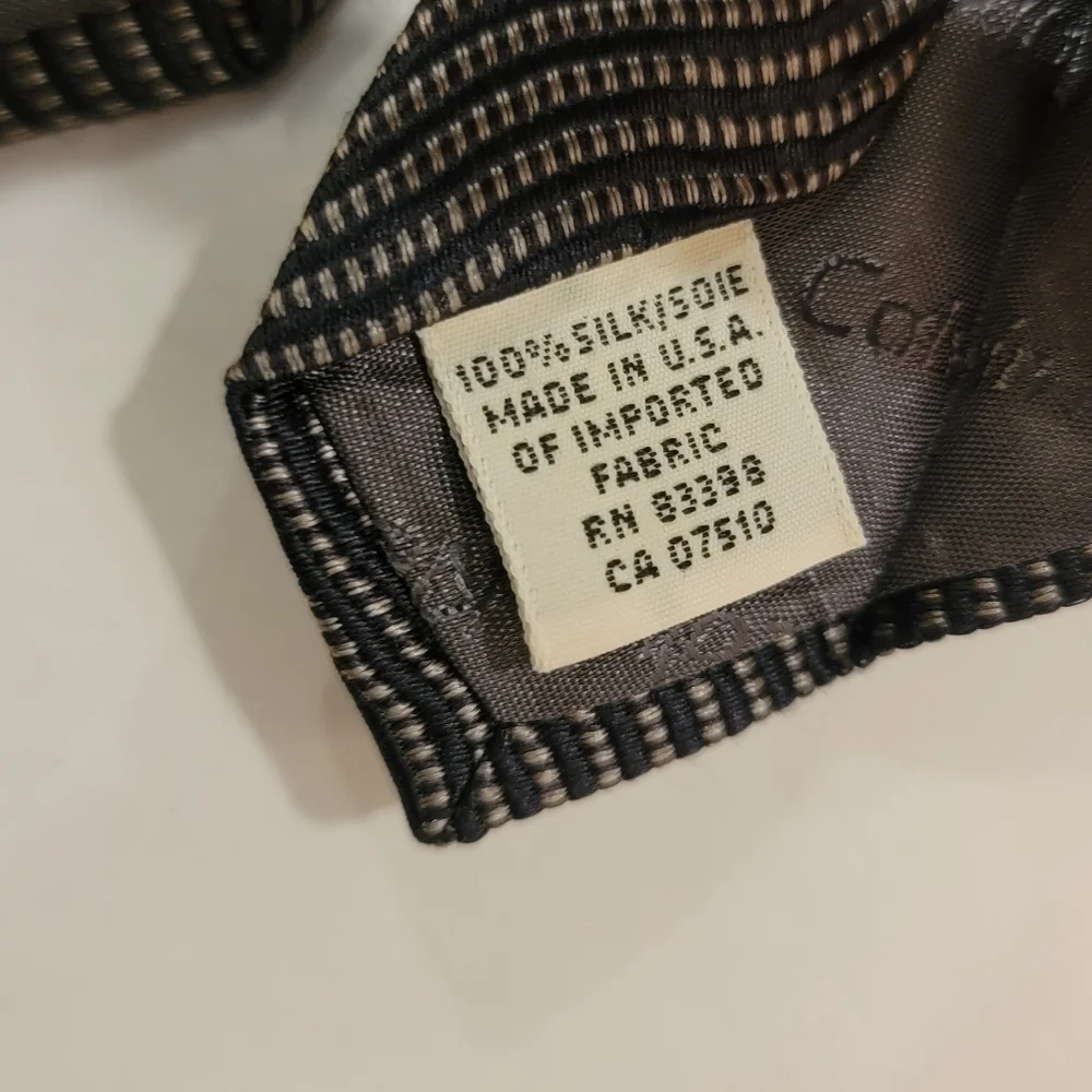 Calvin Klein 100% Silk Tie Black and white squiggly lines‎